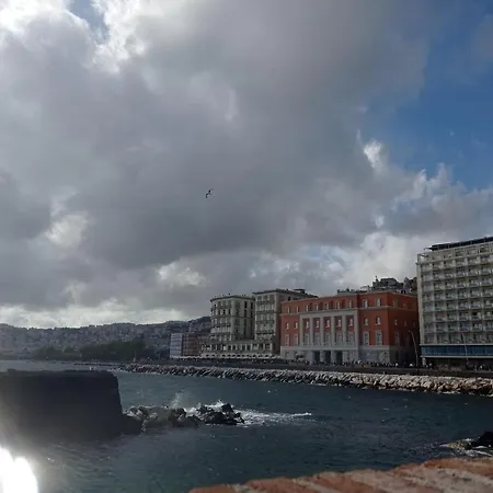Limorooms Naples